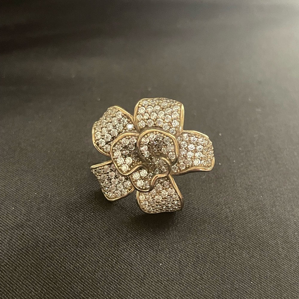 Flower rhinestone ring